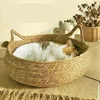 Four Seasons Cat Bed Woven Lösningsbar klädsel Sleeping House Scratch Floor Rattan Washable Cats Pet Products Accessories 240103