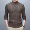 Jesień zima mężczyźni zagęszczona próbna szyja swetry koreańskie mody swobodny długie rękawy męskie ubrania Sliming Botting Knitle Pullover 240104