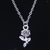 Chaines 20pcs Collier de mode 21 mm pendentifs de roses courtes longues femmes hommes colori