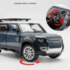 1/18 Range Rover Defender SUV Modello di auto in lega Diecast in metallo Veicoli fuoristrada Modello di auto Simulazione di suoni e luci Giocattolo per bambini Regalo 240104