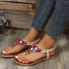 Sandalen Boheemse stijl plat voor dames zomer 2024 Clip Toe Gladiator Vrouw Plus Size Strandschoenen met zachte bodem Slippers