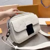 Designer -Tasche Männer Frauen Luxus Messenger Bags Klassische magnetische geschlossene Leinwand Leder geprägtes Umhängetasche Mode Grid Crossbody Tasche Aktentasche Brieftasche