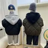 Barn Bomull vadderade rockar Vinter Solid Plaid Warm Boys Girls Hooded Parka 1-8 Years Kids Casual Quilted Jackets 240103