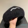 Berretti Donna Lana d'agnello Nero Kahki Casual Cachemire Cupola Berretti Berretti Cappello Beanie All'aperto Ragazze Viaggi Autunno Inverno Lana antivento