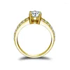Anéis de cluster Iogou 1.0ct Moissanite Noivado para Mulheres Jóias de Luxo Sólido 10K Ouro Amarelo 6.5mm Redondo D / VVS1 Diamante de Casamento
