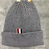 2024 Nouvelle marque de mode TB Chapeau en tricot Bons chauds Hipter Hip Hop Hop 4-Bar Stripes Men Femmes Laine Coton Coton Chapeaux Unisex Ball Caps de bille de qualité supérieure