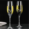 2Pcs Wedding Champagne Glass Set Toasting Flute Glasses with Rhinestone Crystal Rimmed Hearts Decor Drink Goblet Cup 240104