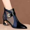 Модельные туфли Сандалии в британском стиле в стиле ретро Кожаные ботинки Женские летние 2024 г. Сетчатые дышащие туфли на фигурном каблуке с украшением из страз