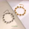 Bijoux de créateurs Van Nouvelle édition coréenne Minimaliste INS Bonne chance Bracelet d'herbe à quatre feuilles Femmes Couleur Préservation Titane avec boîte