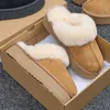 Chaussures de créateur pantoufles Tasz pantoufles en peluche d'hiver chaussures chaudes en coton bottes de neige demi-pantoufles sandales et pantoufle 01