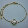 2024 Luxus-VAN-Klee-Designer-Armband, Perlenblatt, einzelne Blume, doppelseitig, vier Graslichter, einfacher und hochwertiger weiblicher Ornament-Stil mit Box