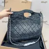 Denim dames boodschappentas met grote capaciteit Gematelasseerde ketting Gewatteerde handtas Outdoor Reiskoffer Crossbody Designer Portemonnee Sleuteletui Sacoche 36CM