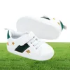 Baby menino sapatos infantis criança solteira sola pré -caminhada tênis de bebê sapatos de berço de menina 018onths9495768