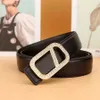 Ceinture de créateur unisexe boucle lisse lettre V ceinture pour hommes mode décontractée ceinture haut de gamme hommes 240115