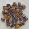 Ringar grossist 50st/parti 2023 Hot Selling Trendy Assorted Natural Stone Mixed Oregelbundna Pendants Charms smycken gratis frakt