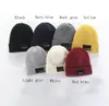 2020 Berretti di moda TN Uomini di marca Autunno Inverno Cappelli Sport Cappello lavorato a maglia Addensare caldo Casual Cappello esterno Berretto Double Sided Beanie Skull 7976042