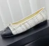 Nuevo Bowtie Glitter Ballet zapato de cuero Pisos con punta redonda Diseñadores de lujo para mujer Moda ins Zapatos de vestir casuales calzado de fábrica de alta calidad