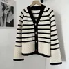 Kvinnors stickor Donegirl 2024 Kvinnor Autumn Singe Row -knapp Löst randig stickad tröja Kausal Simple Cardigans Coat Kvinnliga toppar Chic