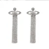 Viviennely Westwoodly Full Diamond Tassel långa örhängen för kvinnor Nya mångsidiga modeörhängen Netröda örhängen