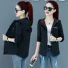 Ströjor 2020 Spring Autumn Thin Women Jacket Pocket Pickla Jackor Causal Hooded Windbreaker Två sidor Bär grundläggande kappa plus storlek 4XL P562