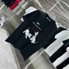 남자 티셔츠 남성 디자이너 Tshirt Street Wear Menshirt 승무원 목 체육관 여성 티셔츠 로고 패션 화이트 개 프린팅 체육관 점퍼 크기 S-XXL 1 월 5 일