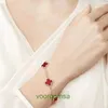 Bracciale di design di lusso di alta qualità Van Women Charm Lo stesso quadrifoglio alla moda e fortunato per le donne con un temperamento leggero e lussuoso Con scatola Jun CBL2