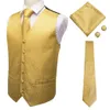 Jackor Herrguld Jacquard Paisley Vest Set 2019 Nya eleganta män Bröllopsfest Waistcoat för kostym Tuxedo Nathise Pocket Square MJ0009