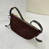 Luxe designer schoudertas in kalf echte lederen spiegelkwaliteit mode kleine crossbody tas met afneembare belcharm voor vrouwen met volledig pakket