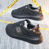 Роскошные кроссовки. Дизайнерская обувь для мужчин. Кроссовки Chaussures с кожаным принтом. Модная спортивная повседневная обувь на плоской подошве.