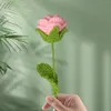 Dekorativa blommor virkade rosblomma konstgjorda stickade handgjorda unika för fester dating årsdagar presentdotter