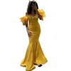 Longo elegante amarelo cetim sereia vestidos de baile penas fora do ombro babados mangas curtas querida vestido de noite magro feminino formal ocn vestidos sweeart