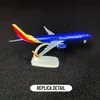 Skala 1 250 Metal Aviation Replica Southwest B737 Aircraft Model Airplane Miniature Xmas Gift Kids Fidget Toys for Boys 240104