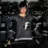 Aangepaste USHL Fargo Force Hockey Jersey Zwart Grijs Heren Jeugd Dames Speler of Nummersteek Genaaid Hoge kwaliteit