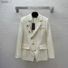 Marka Kobiet Kobiet Overcoat Luksusowy przycisk mody Sprzedaż Koleria z długim rękawem Wysokiej jakości marynarka 05 stycznia