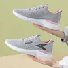 Vandring av löpskor Sneakers Air Designer Cushion 2024 Ventilate Woven Mesh Large Women Storlek 472