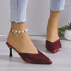 Sandalen 2024 Pointy Red Pump Damen Sommer Hochzeit Stiletto Reinstone Sexy Bun Middle Heel Basic Style Solid Color Zapatos