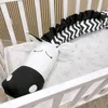 Sevimli cinsiyet nötr bebek beşik sevimli bebek zebra yastık bebek yatak uzun yastık modern kreş yumuşak oyuncak hediyeler 240105