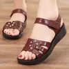 Klony 2024 MUJER SANDALE SANDALIS Sandalias Fashion De For Woman Summer Flats Niepoślizgowy miękki komfort plaży Casual 113 comt