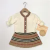 "Ensemble de vêtements tendance pour tout-petits : vêtements mignons de créateur de printemps pour nouveau-nés pour petites filles - tenue élégante pour votre princesse à la mode !"