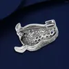 Brooches SUYU Winter Waist Clip Coat Unisex Small Brooch Suit Accessories Design Sense Zircon Inlaid Chicken