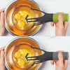 2024 Plastik Üçgen Yumurta Çırpıcı Mini Yarı Otomatik Krem Krem Çırpma Pişmiş Gıda Karıştırma Aracı Elektrik Yumurta Bıyık Gadget El Mikseri 240105