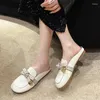 Chinelos Baotou para mulheres usar fora 2024 Versátil estilo de verão suave fada moda mule sapatos tendência