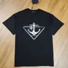 Designer Mens T Shirt Spring Summer Season P Fashion Invertered Triangle Womens T-shirt Leisure Mens Brand Kort ärm T-shirt Klassiskt brevpar T-shirt