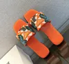 Triangolo Ibiscus luxe pantoufles plates à enfiler sandales en tissu chaussures à bout ouvert brodées florales designer de luxe pour femmes sandales plates de vacances