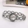 Relojes de pulsera Reloj de mujer Marca Pulsera hueca Moda elegante Chica impermeable V74