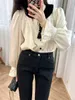 2024 Spring Ivory Contrast Color Ribbon Tie Bow Tassel Blus Skjorta Långärmad Peter Pan Neck Panelen Single-Breasted Soie Top Shirts W3D281647