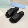 Designer Sandals Slippers Summer Men Women Shoes Shaped Multicolor Flora Slides Molded footbed in black Tonal rubber
