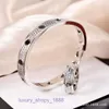 Bracciale di lusso di alta qualità Bracciale per pneumatici per auto Fascino per donna Home Sky Star Bracciale per unghie nero con tre file di diamanti pieno con scatola originale