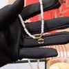 Ciondoli a forma di cuore bianco con diamanti Collane di design Ciondolo con lettera di marca perla Donna Catene per collana in acciaio inossidabile placcato oro 18 carati Regali di gioielli di moda