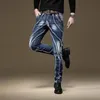 Lekkie luksusowe szczupłe męskie patchwork niebieskie dżinsowe spodnie w stylu klubu nocnego wykonawcy Trendy jeanssexy Street Dżinsy; 240104